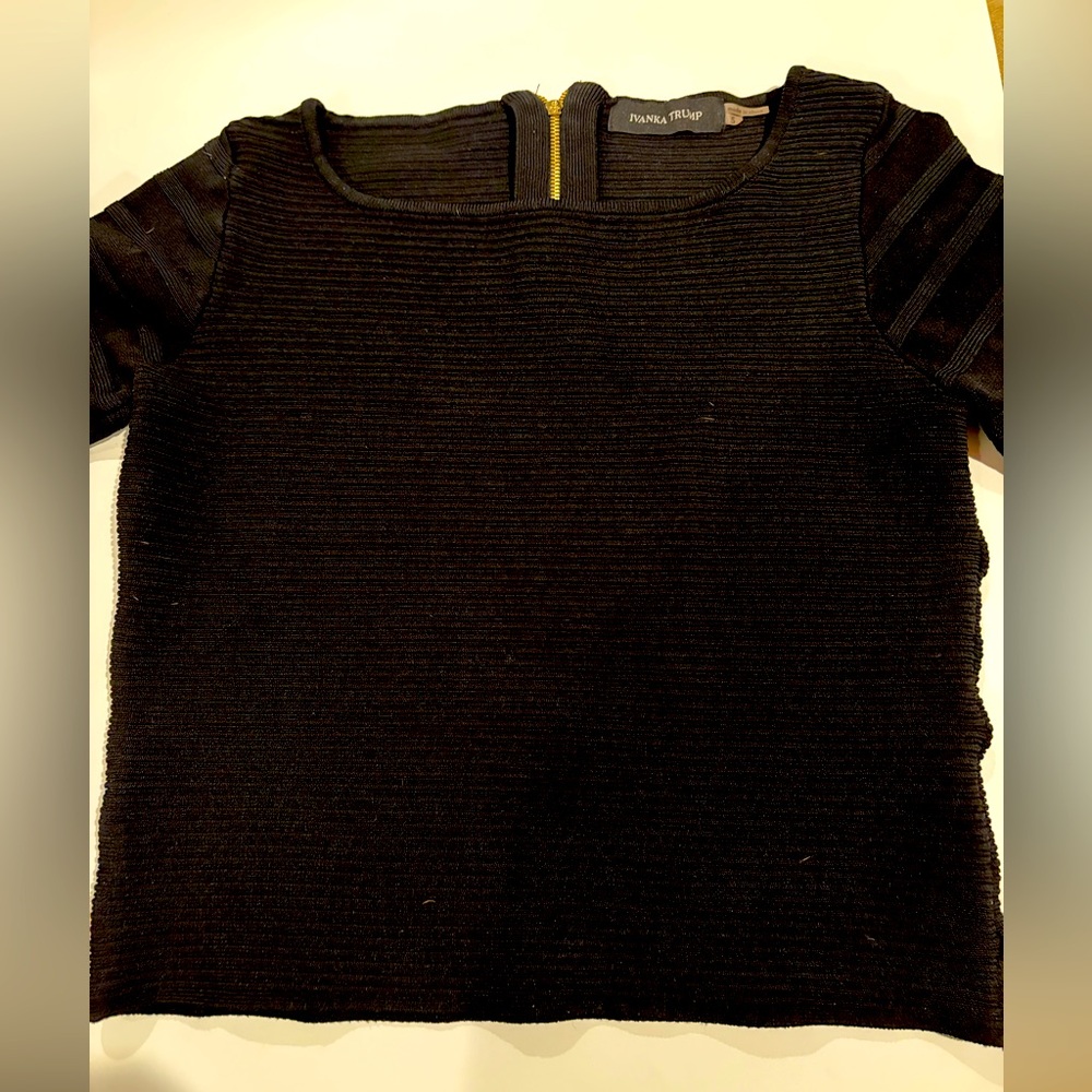 Ivanka Trump Ribbed Knit Top Size Small